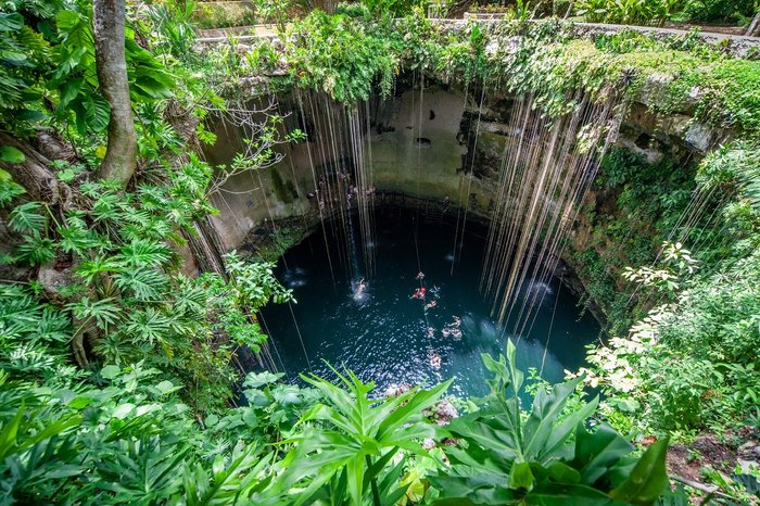 Blick auf die Chichen itza Cenote im Yucatan