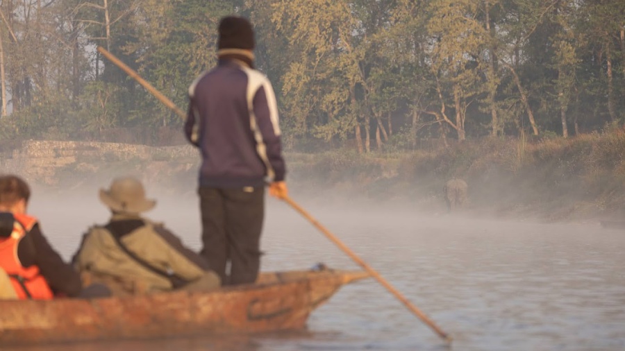 Boot auf dem Rapti-Fluss, Nepal