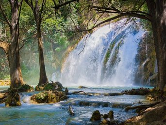 Wasserfall im Dschungel bei Chiapas, mexiko