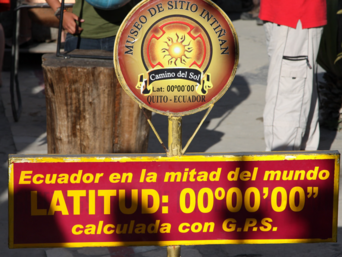 Schild direkt auf dem Äquator in Ecuador