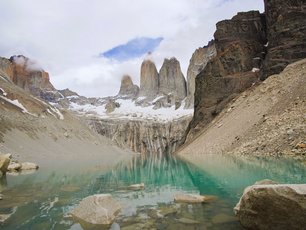 Lagune vor den Tres Torres im Torres del Paine Nationalpark