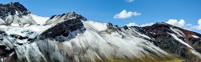 Peru - die Anden mit schneebedeckten Gipfeln