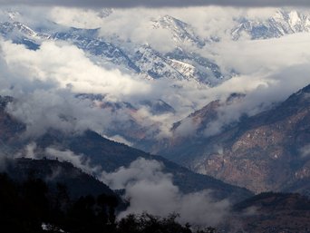 Rolling Hills in Nepal, Wolken