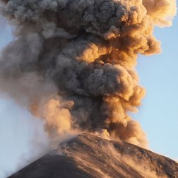 Volcán de Fuego bei einem Ausbruch